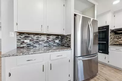 9766 Westview Drive, Houston, TX 77055 - Photo 17