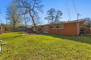 9766 Westview Dr, Houston, TX 77055 - Photo 39