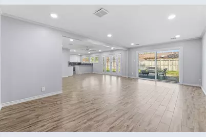 9766 Westview Drive, Houston, TX 77055 - Photo 9