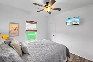1023 N Bay St, Gilchrist, TX 77617 - Photo 37
