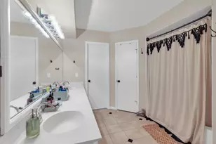 11919 Stillwater Dr, Houston, TX 77070 - Photo 17