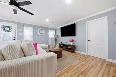 321 Reid Street, Houston, TX 77022 - Photo 9