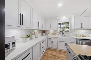 321 Reid St, Houston, TX 77022 - Photo 15