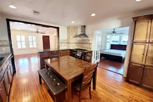 1329 Alexander St, Houston, TX 77008 - Photo 9
