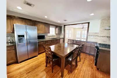 1329 Alexander Street, Houston, TX 77008 - Photo 11