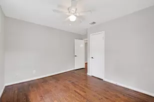 4106 Woodshire St, Houston, TX 77025 - Photo 9