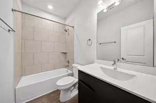 12360 N Chestnut Hls Dr, Conroe, TX 77303 - Photo 11