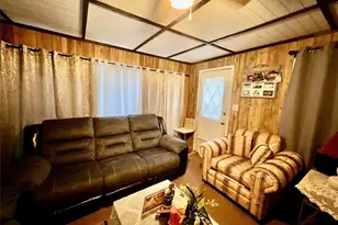 206 S Cottonwood St, Crockett, TX 75835 - Photo 1