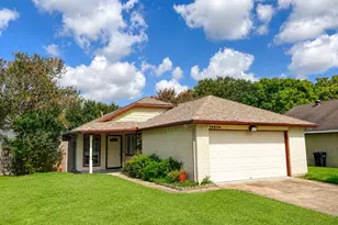10806 Parkland Woods Dr, Sugar Land, TX 77498 - Photo 1