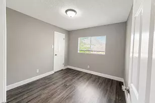 10806 Parkland Woods Dr, Sugar Land, TX 77498 - Photo 9
