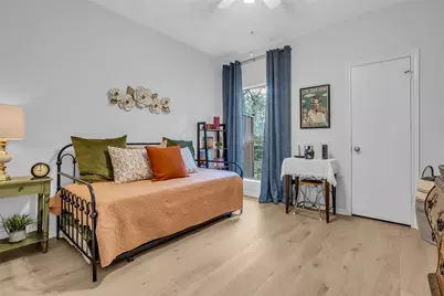 11711 Memorial Drive #271, Houston, TX 77024 - Photo 23