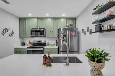 11711 Memorial Drive #271, Houston, TX 77024 - Photo 13