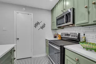 11711 Memorial Dr, Houston, TX 77024 - Photo 17