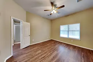 1835 Manor Dr, Baytown, TX 77521 - Photo 9