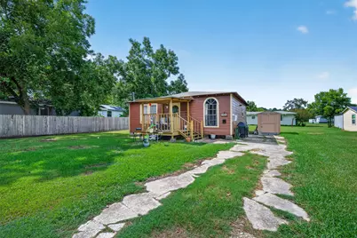 1715 W Humble Street, Baytown, TX 77520 - Photo 3