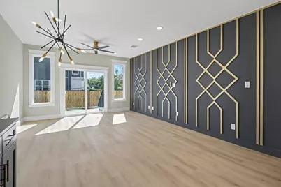 5000 Higgins Unit Street #B, Houston, TX 77033 - Photo 7