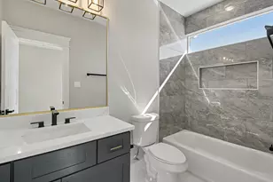 5000 Higgins Unit St, Houston, TX 77033 - Photo 27