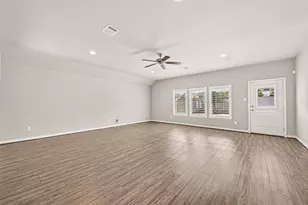 2212 Hay Field Ct, Conroe, TX 77384 - Photo 9