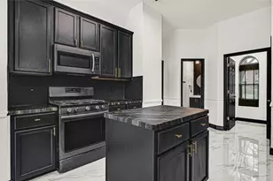 11915 Helene Ct, Pinehurst, TX 77362 - Photo 5