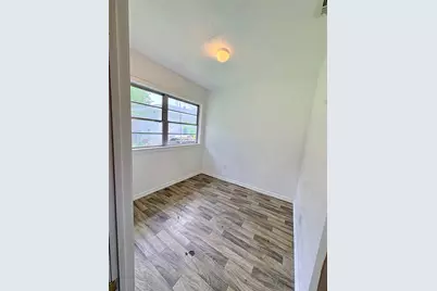 217 S 17th Street, West Columbia, TX 77486 - Photo 9