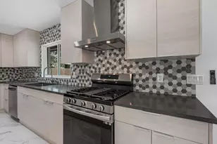 1107 Stonecrest Dr, Houston, TX 77018 - Photo 9