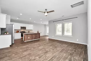 2911 Roman Forest Blvd, New Caney, TX 77357 - Photo 5