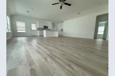 512 Oak Chase Avenue, Dayton, TX 77535 - Photo 11