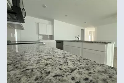 512 Oak Chase Avenue, Dayton, TX 77535 - Photo 9
