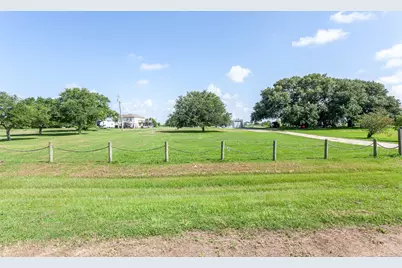 10513 Gulfway Drive S, Port Arthur, TX 77655 - Photo 19