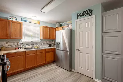 10513 Gulfway Drive S, Port Arthur, TX 77655 - Photo 7