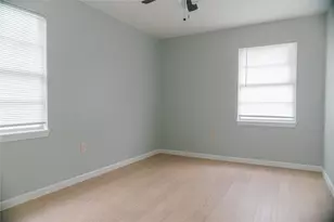 9015 Vinearbor St, Houston, TX 77033 - Photo 9