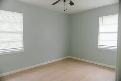 9015 Vinearbor Street, Houston, TX 77033 - Photo 5