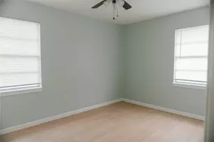 9015 Vinearbor St, Houston, TX 77033 - Photo 5
