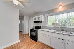 4203 Tavenor Ln, Houston, TX 77047 - Photo 5