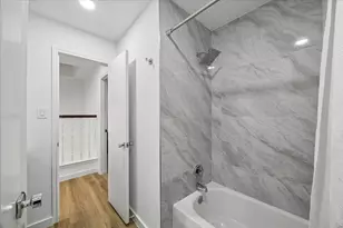 7350 Kirby Dr, Houston, TX 77030 - Photo 23