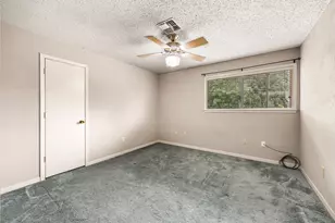 100 Crestview St, Columbus, TX 78934 - Photo 13