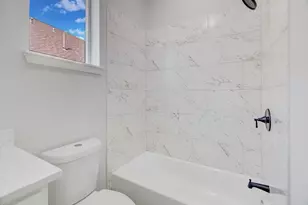 8233 Sterlingshire St, Houston, TX 77078 - Photo 27