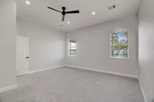 8233 Sterlingshire St, Houston, TX 77078 - Photo 13