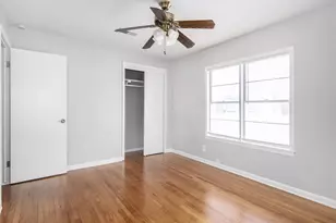 2215 Silverbonnet St, Houston, TX 77055 - Photo 13