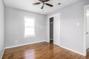 2215 Silverbonnet St, Houston, TX 77055 - Photo 19