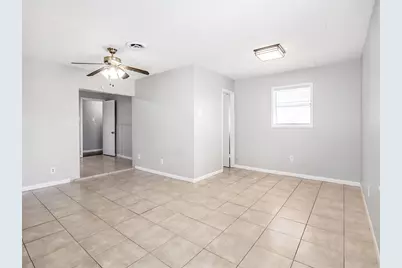 2215 Silverbonnet Street, Houston, TX 77055 - Photo 7