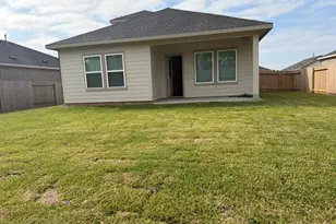 407 Robin St, Angleton, TX 77515 - Photo 13