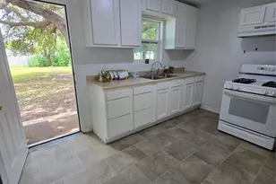 1003 Merchant St, El Campo, TX 77437 - Photo 15