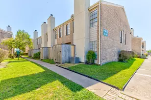 14600 Fonmeadow Dr, Houston, TX 77035 - Photo 27