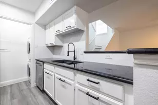 14600 Fonmeadow Dr, Houston, TX 77035 - Photo 9