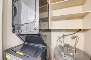 9809 Richmond Ave, Houston, TX 77042 - Photo 15