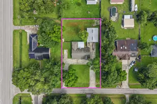 7010 Bluebird Ln, Alvin, TX 77511 - Photo 3