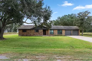 107 Bledsoe St, Prairie View, TX 77445 - Photo 21