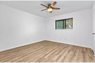 107 Bledsoe Street, Prairie View, TX 77445 - Photo 13