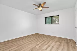 107 Bledsoe St, Prairie View, TX 77445 - Photo 13